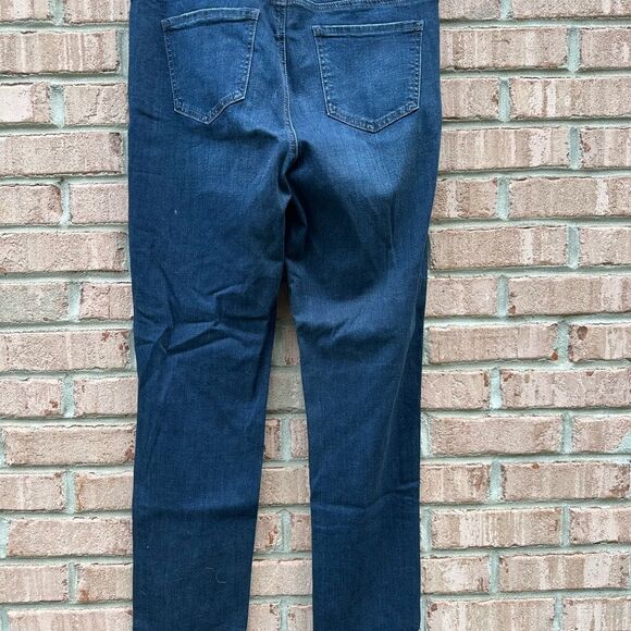 NYDJ Curves 360 Distressed Jeans - Picture 6 of 8